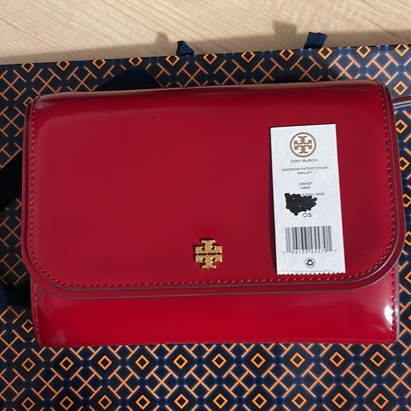 Authentic TB Emerson Patent Chain Wallet - Picture 4 of 4